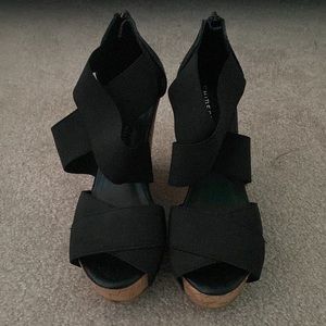 Black cork wedges